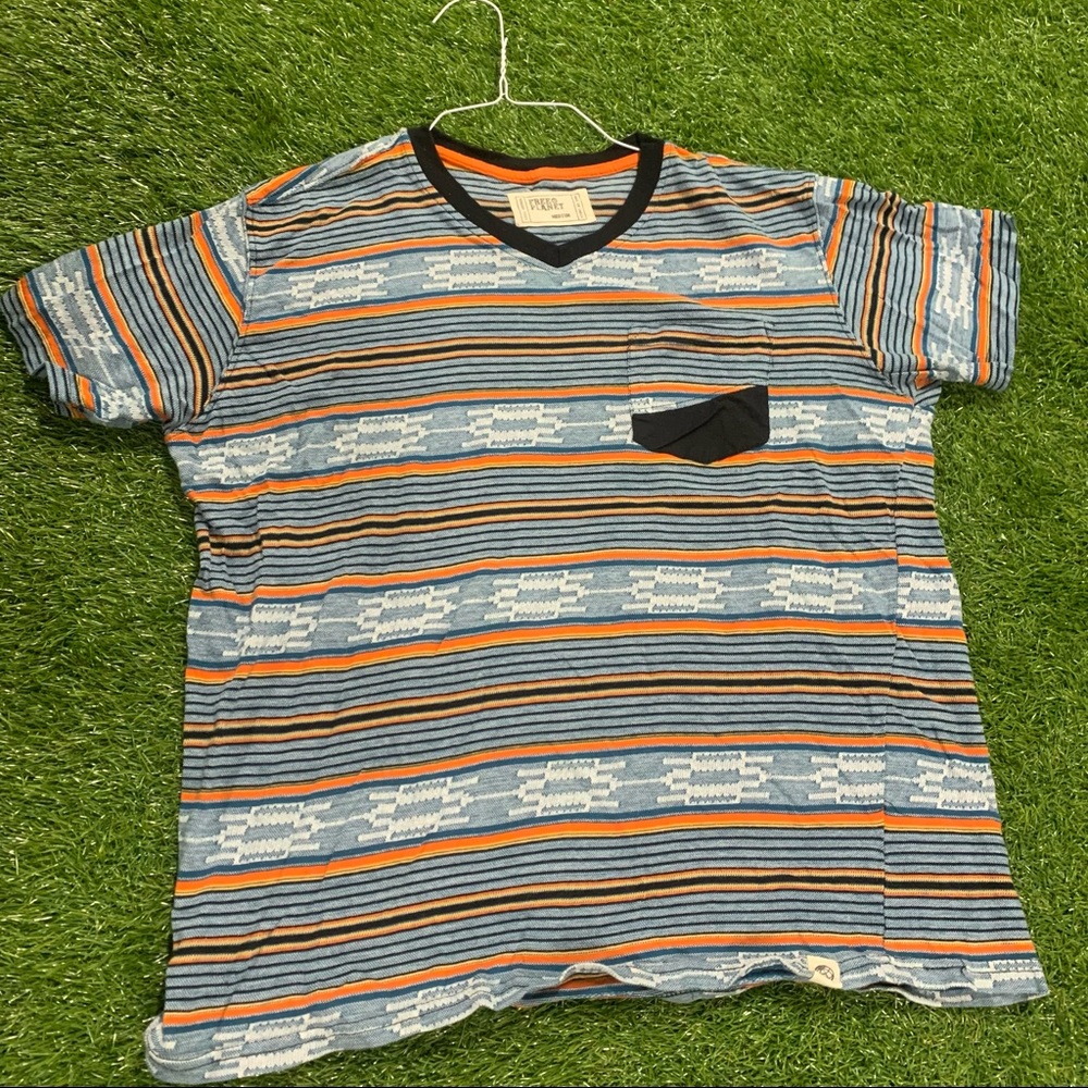 Pocket v-neck t shirt